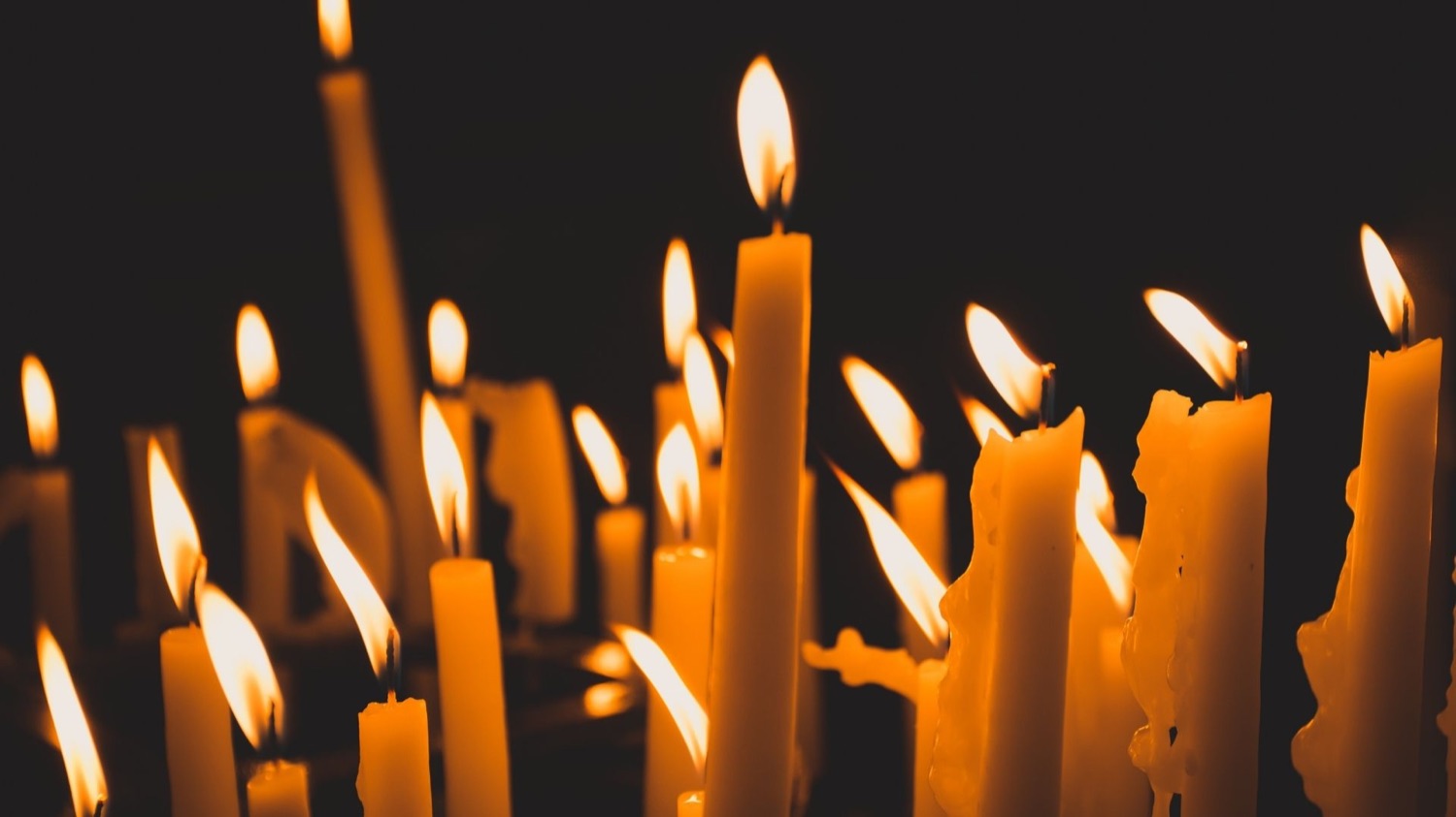 Candles for medium reading in Maybank TX